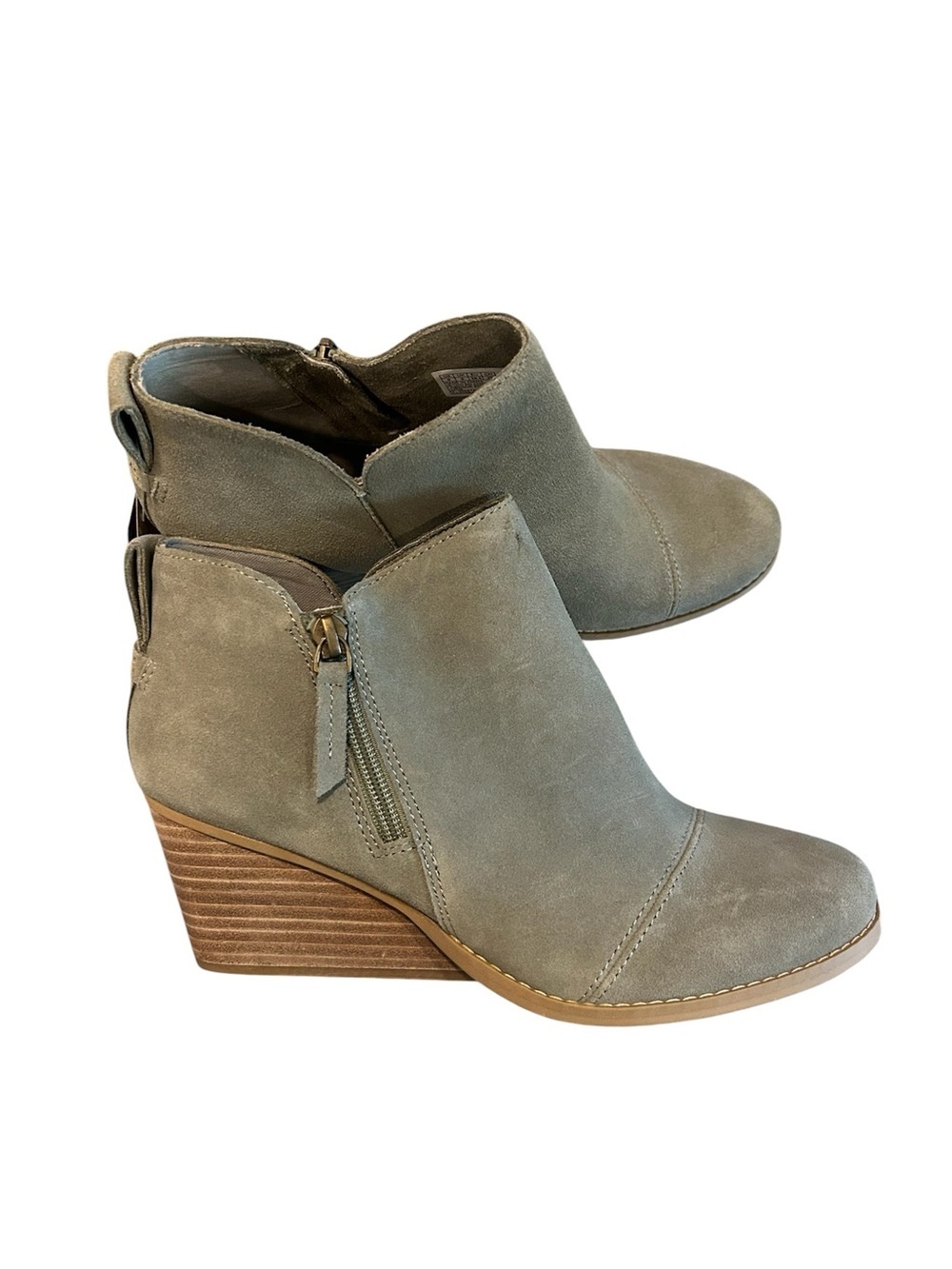 TOMS Goldie wedge in sage suede NWT